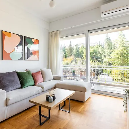 Urban Park View Apartment *